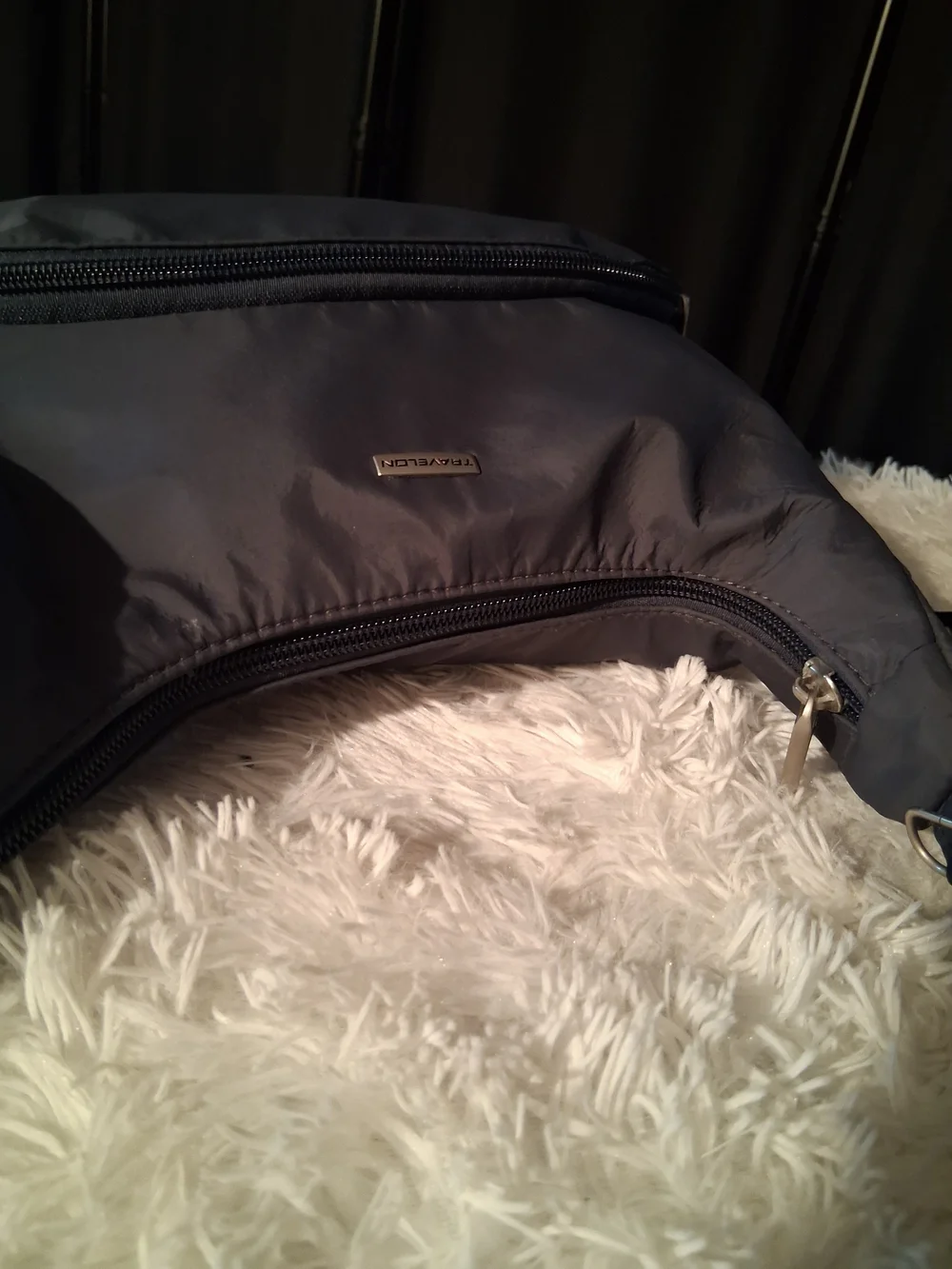 Travelon Men's Navy Crossbody Messenger Bag